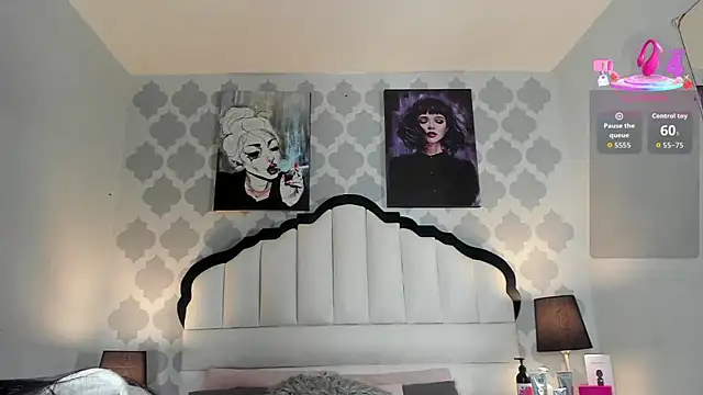 SarahMiler  online show from November 3, 7:40 pm