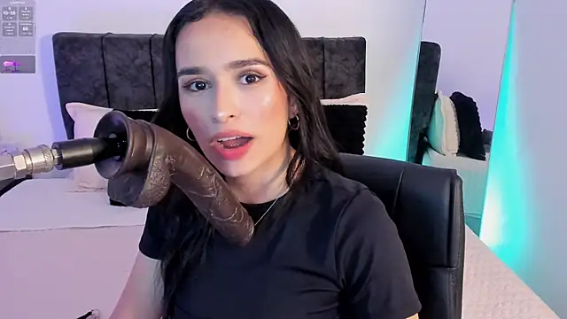 Taylormaxwell online show from May 1, 9:07 pm