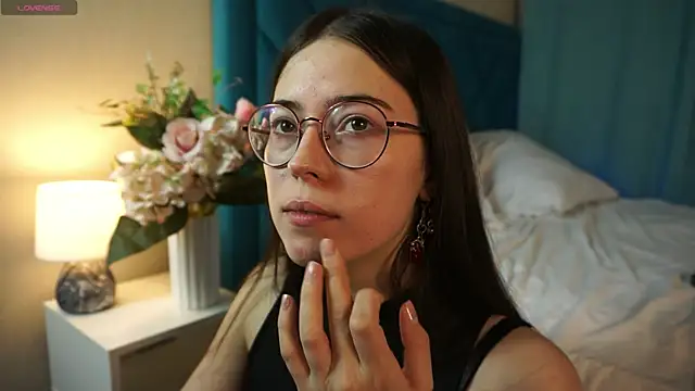 ywixos online show from December 15, 2:22 pm