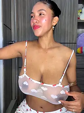 Snapshot of Mia_sweet80 chatting on September 23, 3:26 am Mia sweet80 online show from September 23, 3:26 am