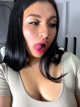 Snapshot of Issa_Santana chatting on October 11, 7:49 pm Issa Santana online show from October 11, 7:49 pm