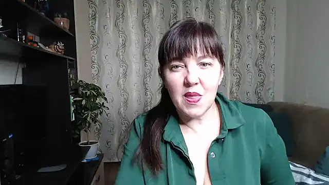 Snapshot of Illusionq chatting on October 9, 10:19 am Illusionq online show from October 9, 10:19 am