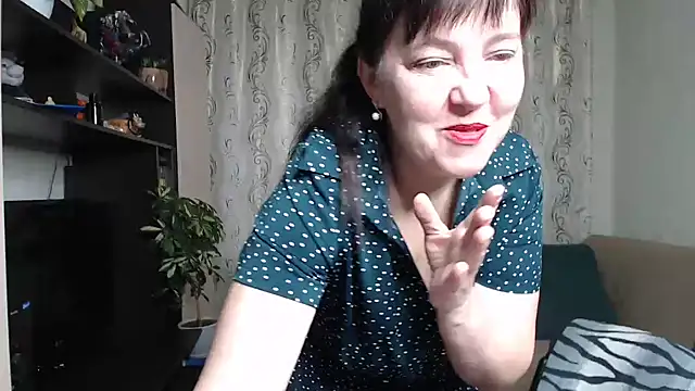 Snapshot of Illusionq chatting on October 15, 5:21 am Illusionq online show from October 15, 5:21 am