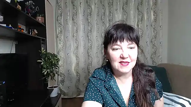 Snapshot of Illusionq chatting on October 20, 5:10 am Illusionq online show from October 20, 5:10 am