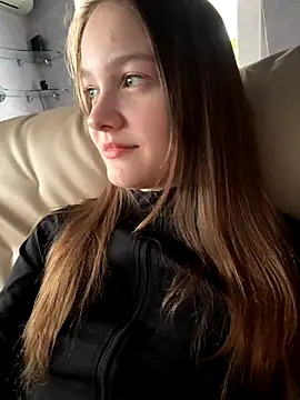 MichelleRoux online show from October 4, 10:54 am