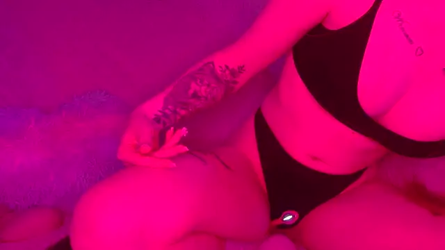 Little-Red21 online show from October 15, 4:48 am