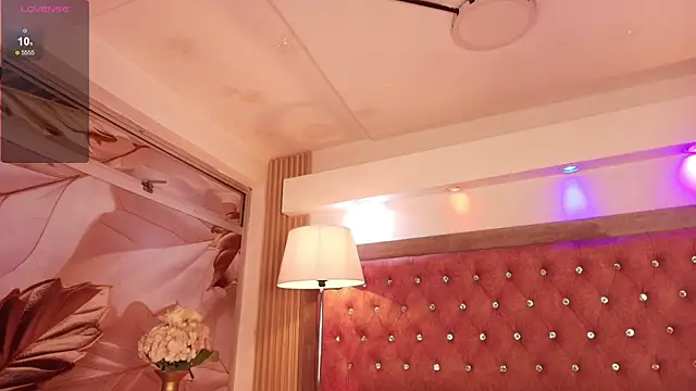 MylaDreams online show from July 4, 3:24 am