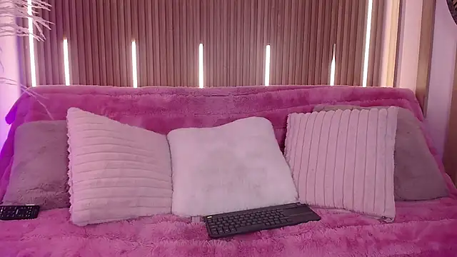 MylaDreams online show from November 26, 3:29 am