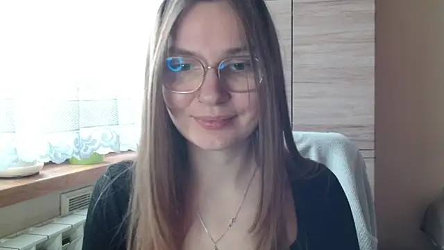 LooveELLYx online show from November 14, 8:25 am