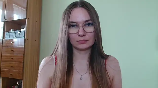 LooveELLYx online show from July 29, 1:33 pm