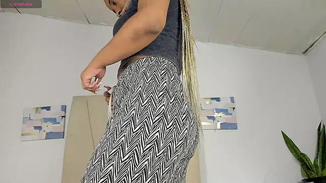 Sophia Ebony online show from June 15, 1:44 pm