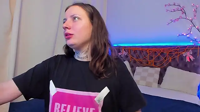 LilaVame online show from October 25, 8:05 pm