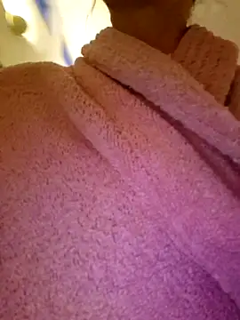 CelynaRoss online show from June 8, 1:28 am