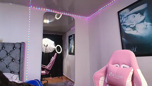 GraceWallace  online show from November 13, 1:59 am