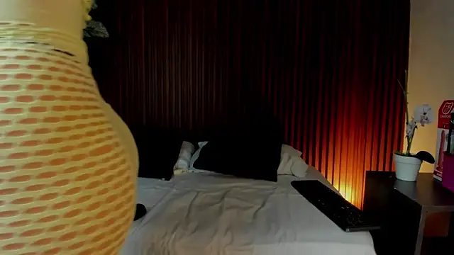 cristina gallardo online show from March 13, 2:35 am