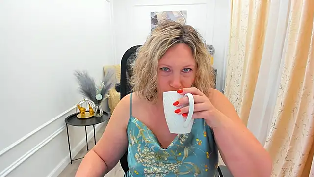 NinaStarle online show from June 12, 11:29 am
