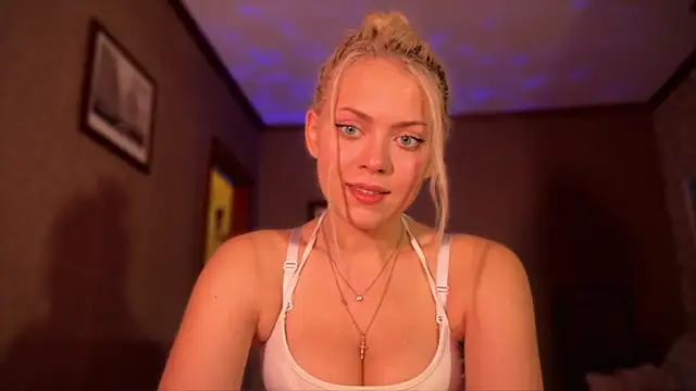 Snapshot of AliceOceanEye chatting on September 23, 4:38 pm AliceOceanEye online show from September 23, 4:38 pm