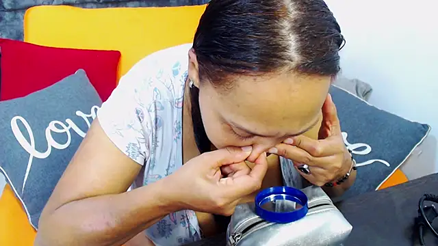 Melany Contrera online show from December 19, 3:32 am