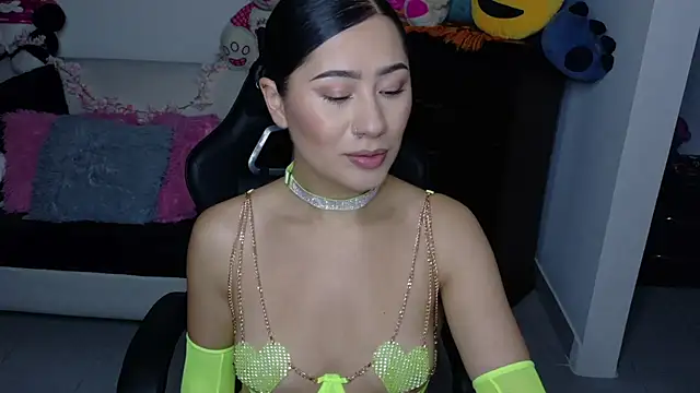 Snapshot of evelyn_ch_ chatting on October 16, 11:02 am evelyn ch online show from October 16, 11:02 am