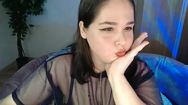 Snapshot of IvyLebelly chatting on October 8, 8:40 am IvyLebelly online show from October 8, 8:40 am