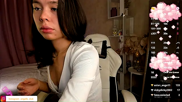 Idnkjustadeline online show from October 3, 4:12 pm