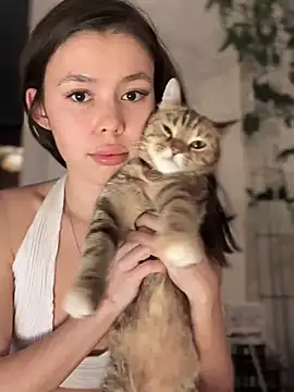 Idnkjustadeline online show from September 9, 3:45 pm