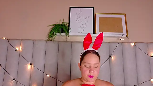 JenaCooper  online show from February 14, 3:19 am