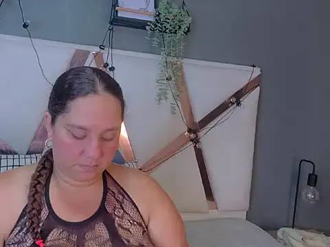 JenaCooper  online show from July 12, 11:33 am
