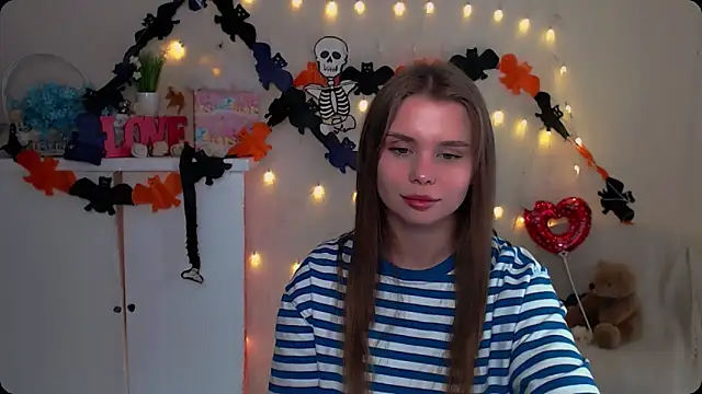 OceanicDawn online show from November 3, 9:13 am