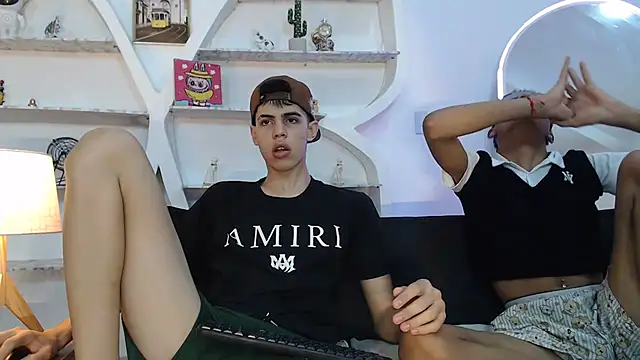 Snapshot of TWINKS_FRIENDS chatting on September 11, 2:12 am TWINKS FRIENDS online show from September 11, 2:12 am