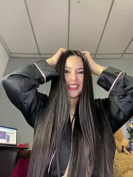 conejitadayy online show from December 4, 6:15 am