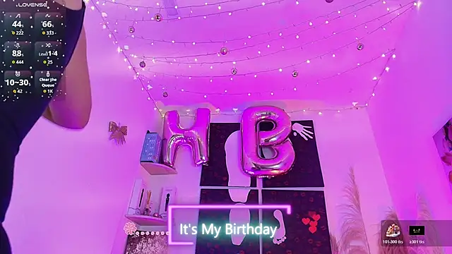 Iamlola  online show from December 20, 4:11 pm