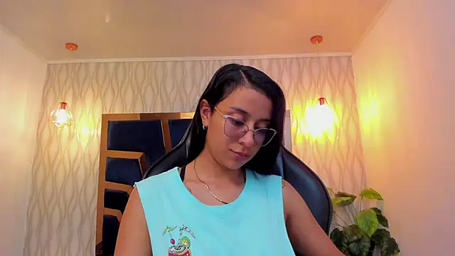 zoe martins  online show from February 11, 5:25 pm