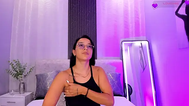 zoe martins  online show from July 31, 5:36 pm