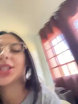 jujuarantes  2025 online show from November 11, 3:09 pm