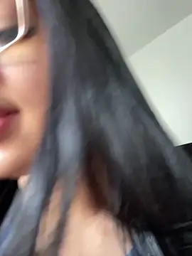 jujuarantes  2025 online show from November 18, 2:29 pm