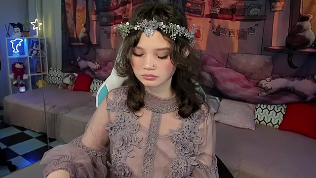 EmilyChaves online show from October 29, 6:32 pm