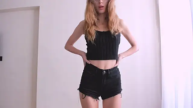 Miss SammyQ online show from November 5, 7:57 am