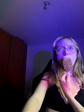 ReenKitty online show from November 16, 8:31 pm