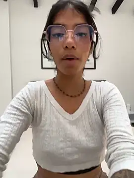 TweetiePieXXX online show from March 5, 9:43 pm