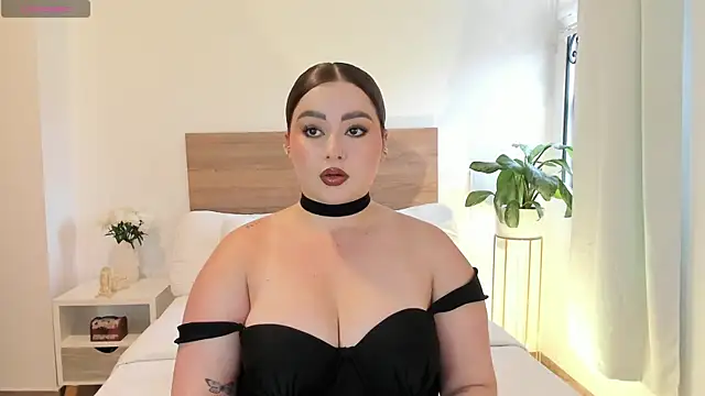 Lea Joness online show from July 31, 8:43 pm