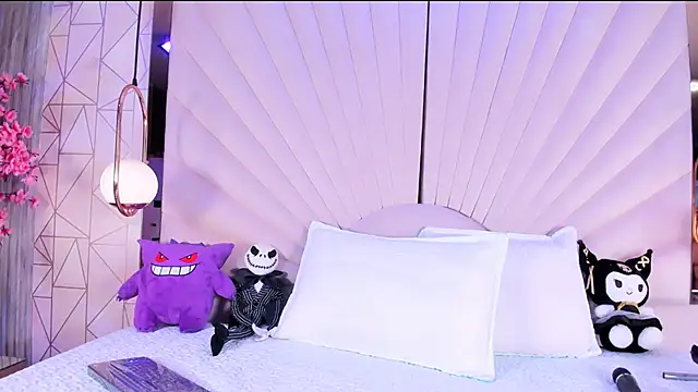 VesperVelvet online show from July 12, 5:41 am