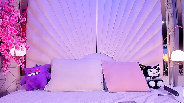 VesperVelvet online show from July 5, 5:35 am
