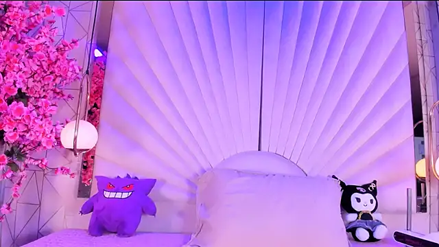 VesperVelvet online show from June 16, 5:30 am