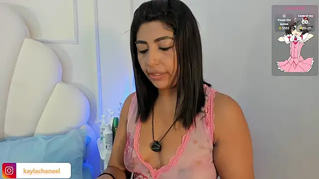 Kaylachannell online show from June 15, 8:31 pm