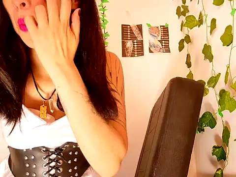 lucywhite13 online show from September 13, 6:49 pm