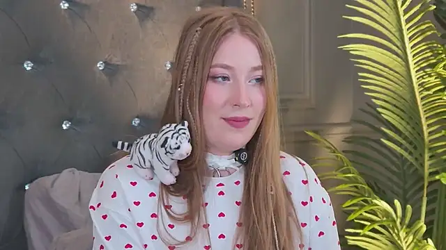 MiaEuphoria  online show from March 18, 5:45 am