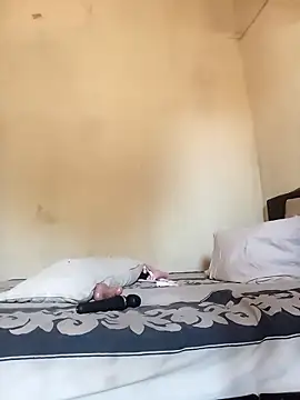 RFeltomWhitJ online show from November 5, 8:08 am