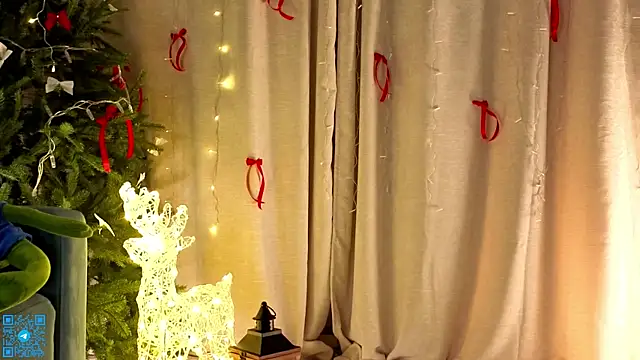 chloemilka online show from December 19, 6:22 pm