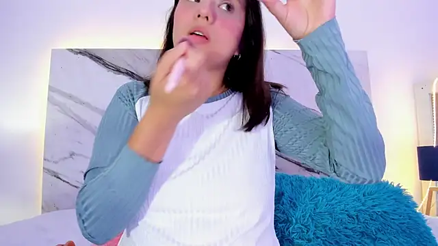 thamiina  online show from January 13, 10:25 pm